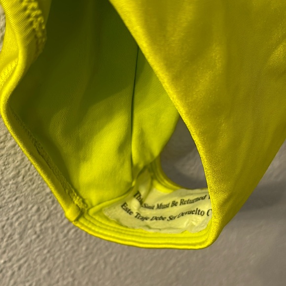 NWT Shade and Shore yellow high leg cheeky one piece size XS - Picture 2 of 7